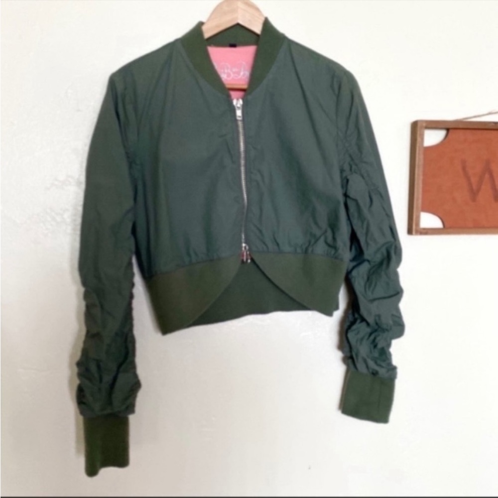BB Dakota green crop bomber jacket size large